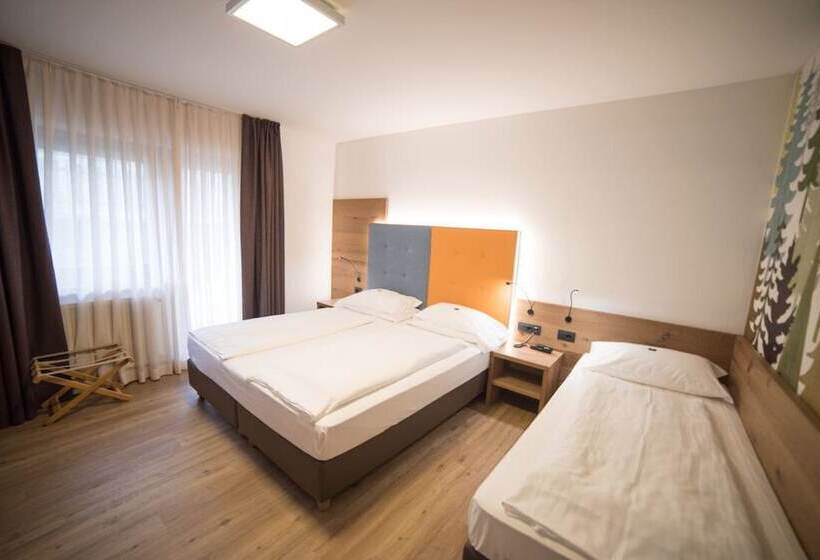 חדר קלאסי לשלושה, Olimpionico