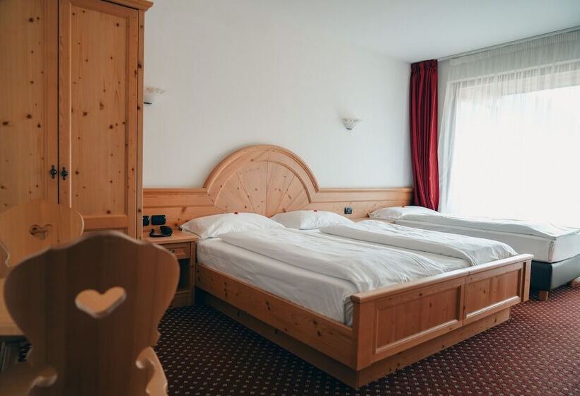 חדר סופריור לשלושה, Olimpionico