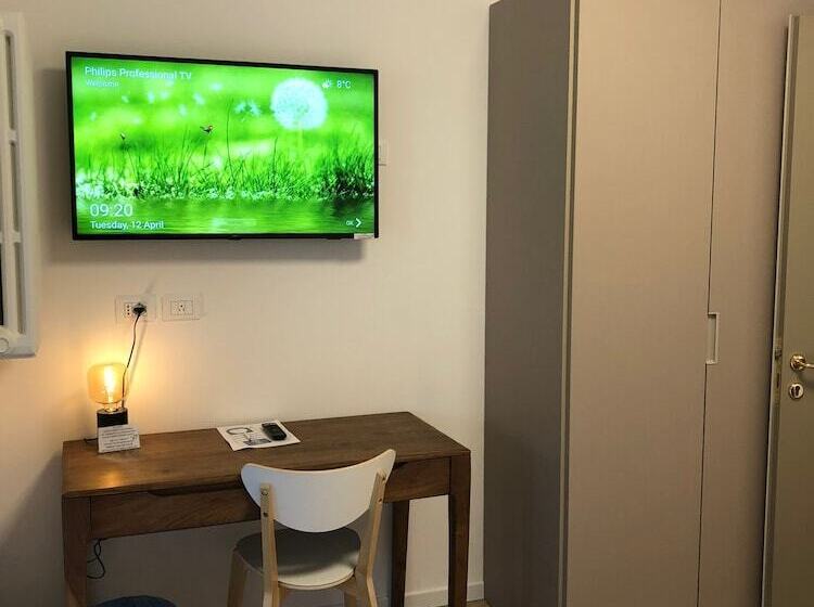 スタンダードトリプルルーム, Oliva