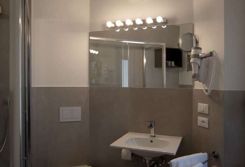 スタンダード4人部屋, Oliva