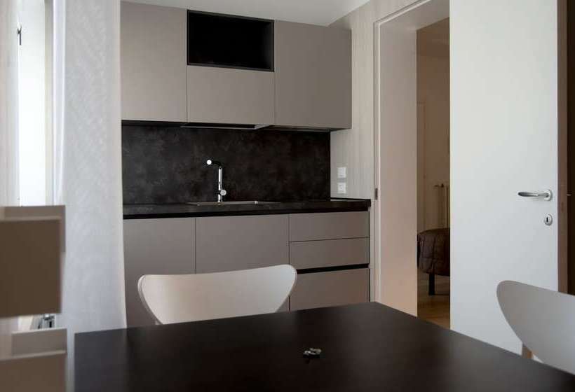 スタンダード4人部屋, Oliva