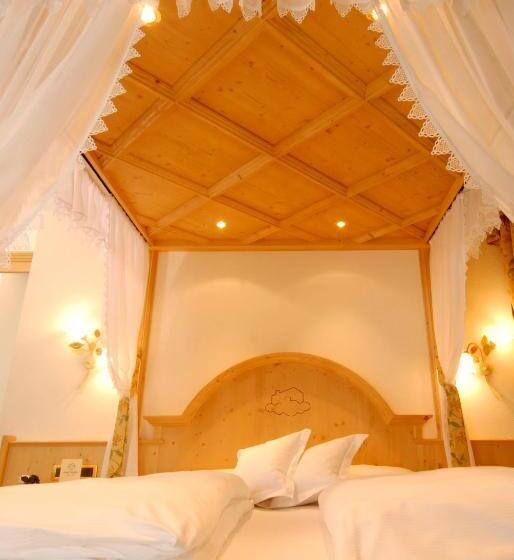 سوییت جونیور, Paradise Lodge