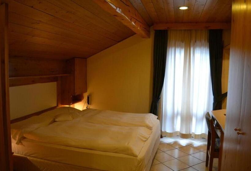 اتاق استاندارد سه نفره, Paradise Lodge