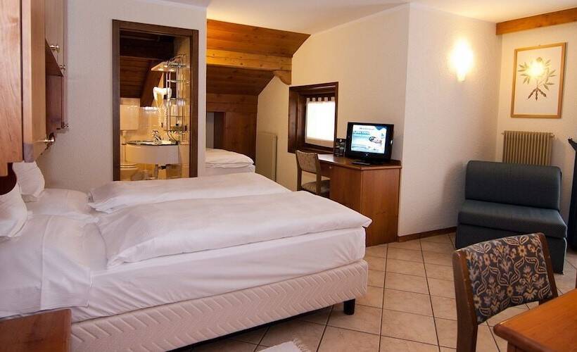 اتاق استاندارد سه نفره, Paradise Lodge