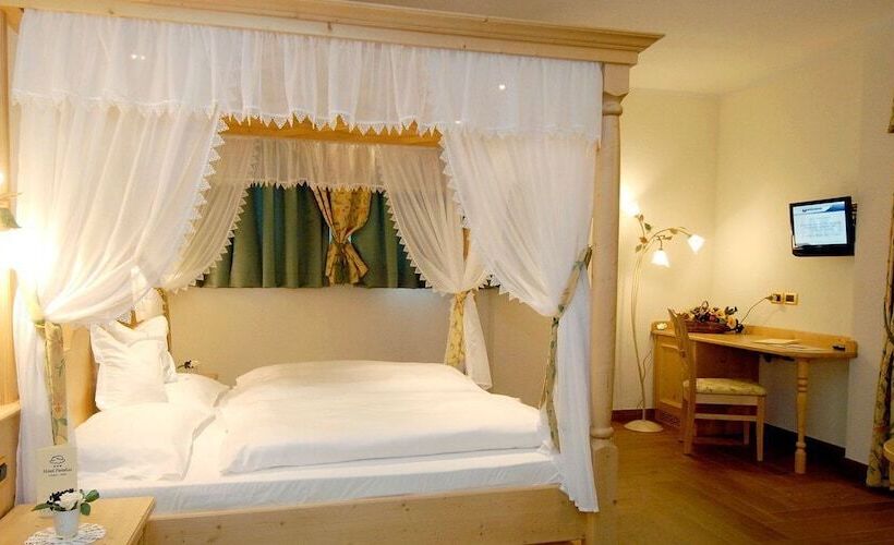 Люкс, Paradise Lodge