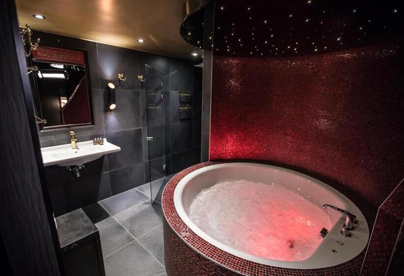 带按摩浴盆的套房, Reehorst