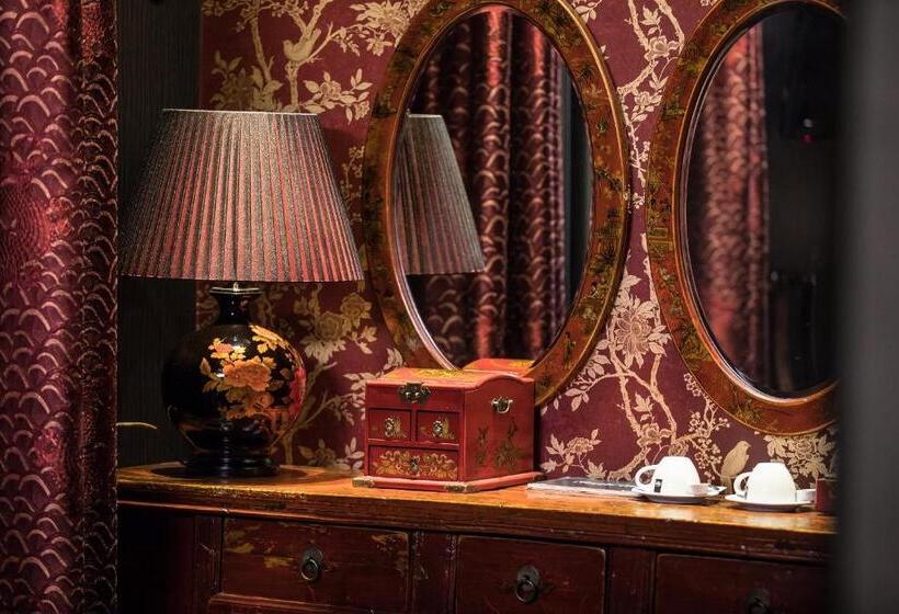 带按摩浴盆的套房, Reehorst