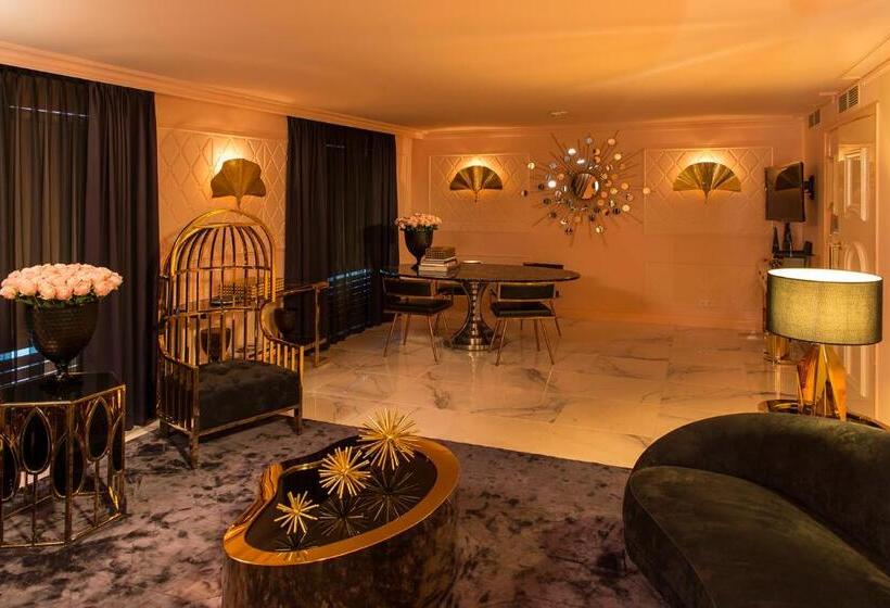 带按摩浴盆的套房, Reehorst