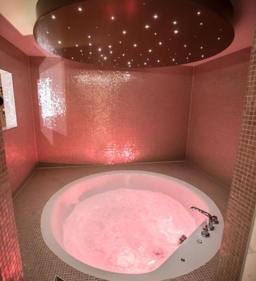 带按摩浴盆的套房, Reehorst