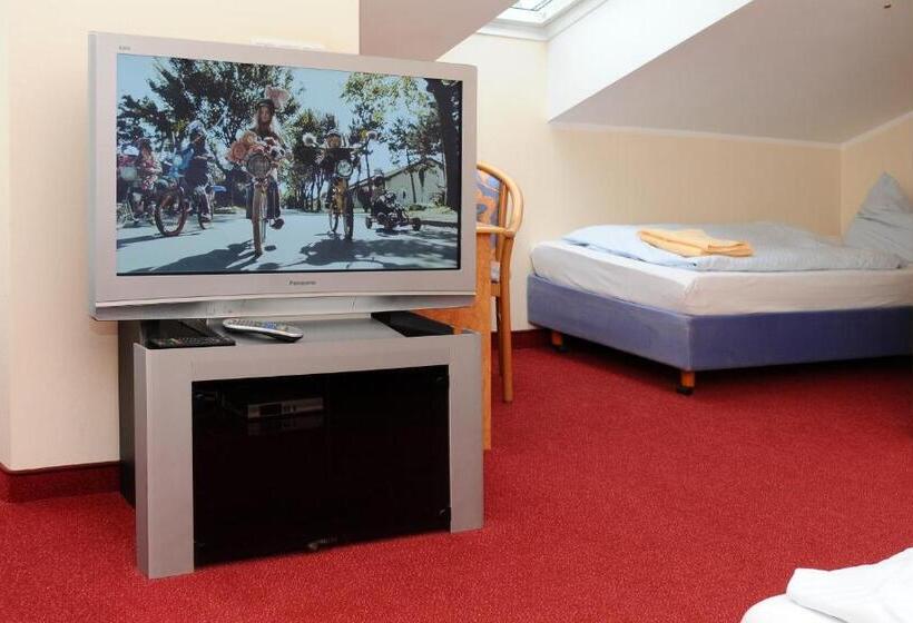 标准单人间, Restaurant Doppeladler