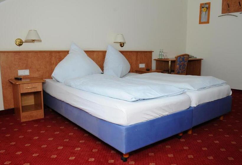 标准单人间, Restaurant Doppeladler