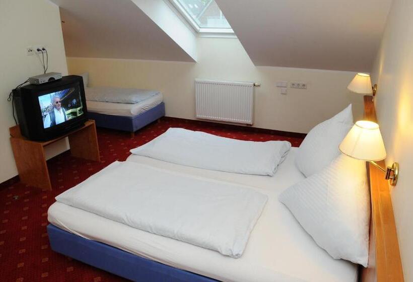 标准单人间, Restaurant Doppeladler