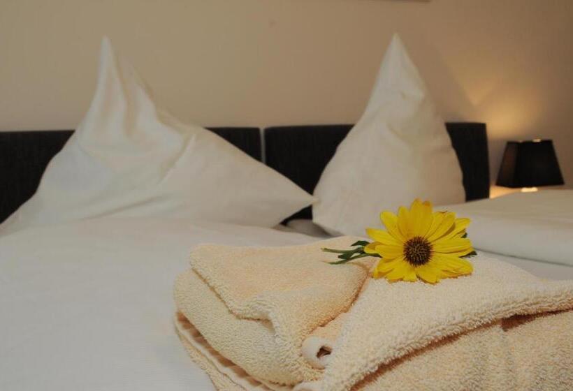 行政两卧套房, Restaurant Doppeladler