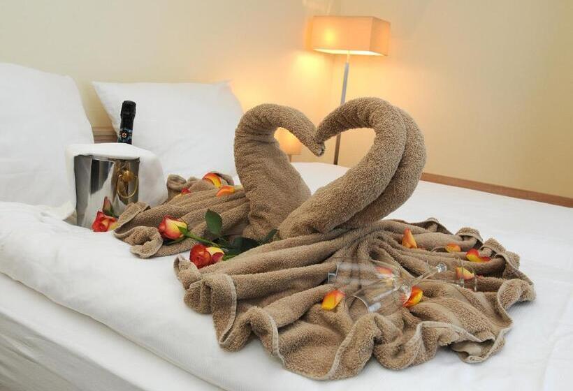 舒适型单人间, Restaurant Doppeladler