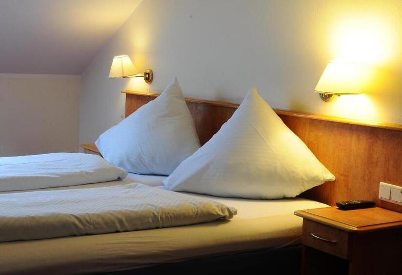 标准间, Restaurant Doppeladler