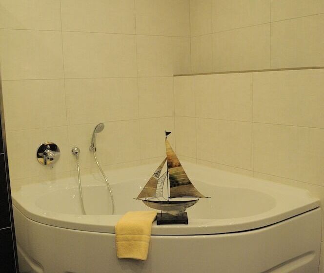 标准间, Restaurant Doppeladler