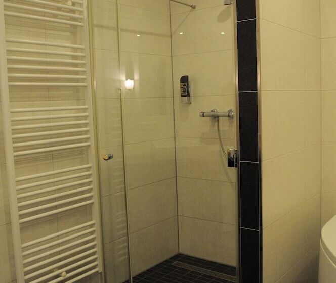 标准间, Restaurant Doppeladler