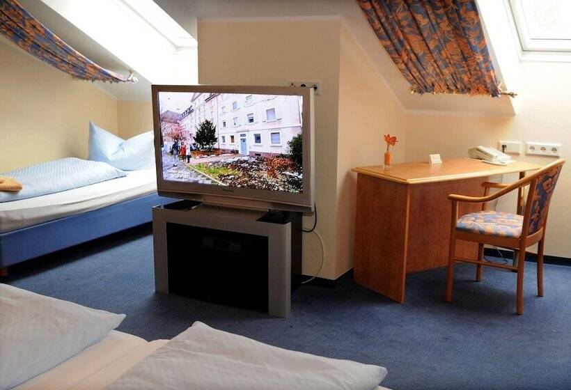 标准单人间, Restaurant Doppeladler