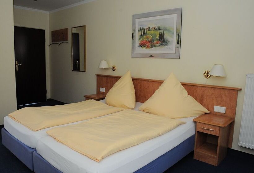 标准单人间, Restaurant Doppeladler