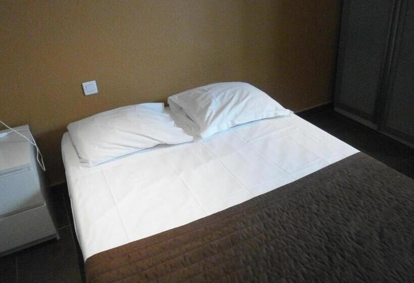 غرفة قياسية, Restaurant La Frégate