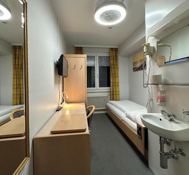 Standard Enkeltværelse, Rheinfall