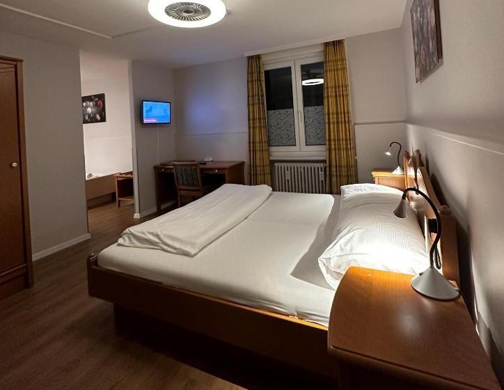 Familie Værelse, Rheinfall