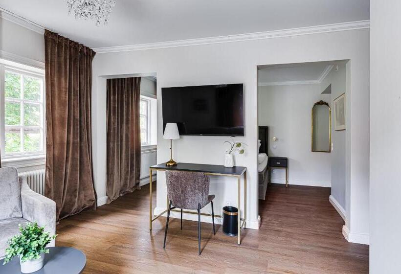 Süit, Söderfors Herrgård