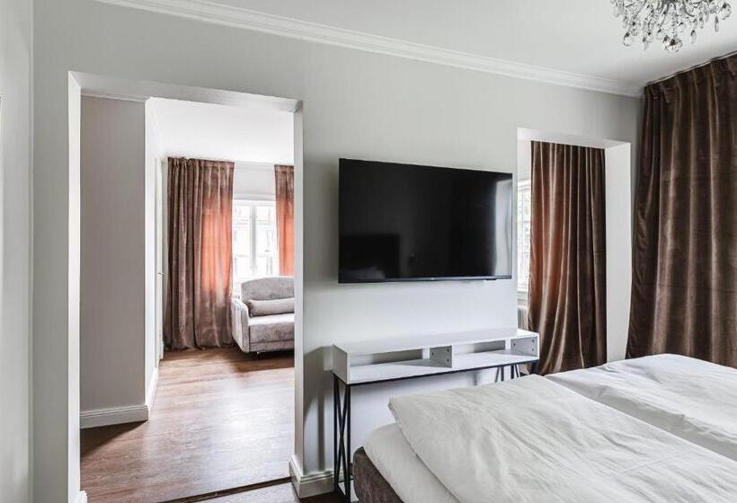 Süit, Söderfors Herrgård