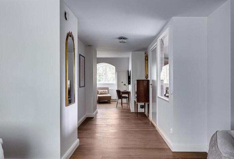 Delüks Süit, Söderfors Herrgård