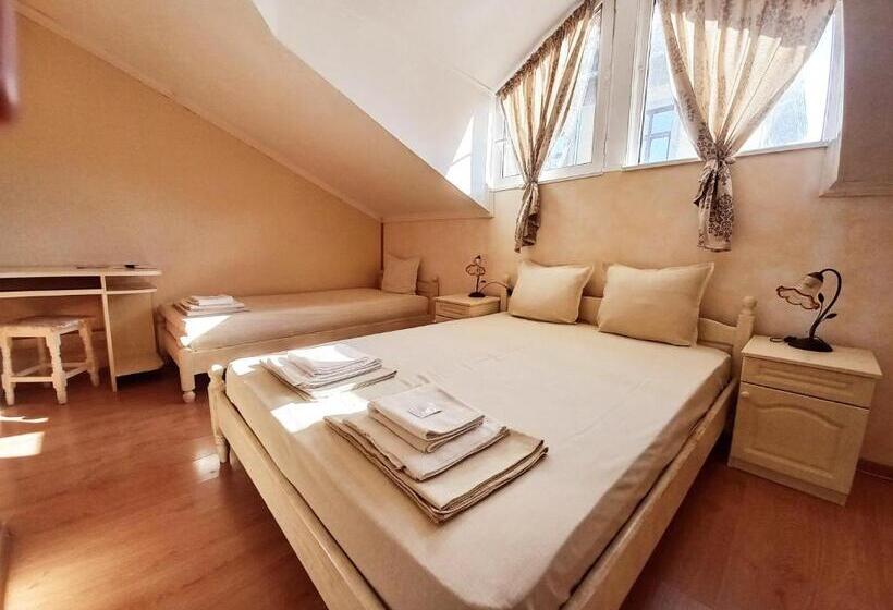 标准三人间, Tarnava