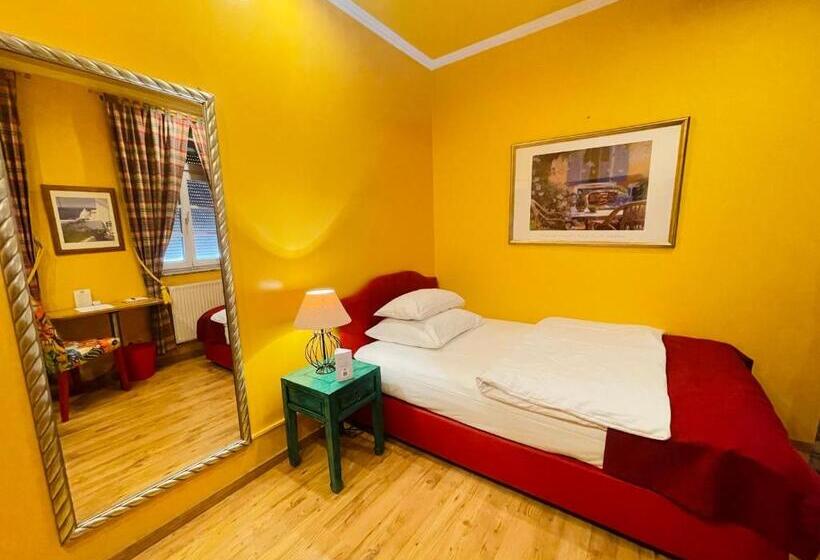 غرفة قياسية فردية, Werners Boutique