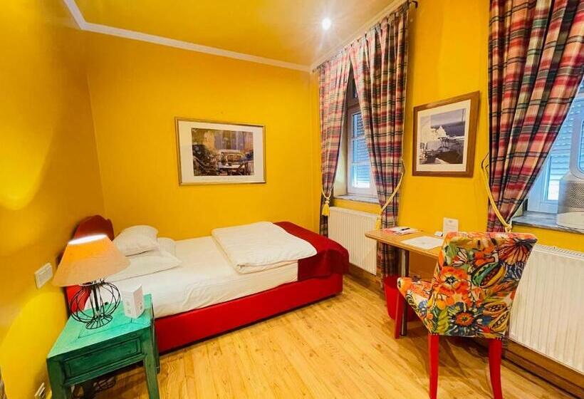 غرفة قياسية فردية, Werners Boutique