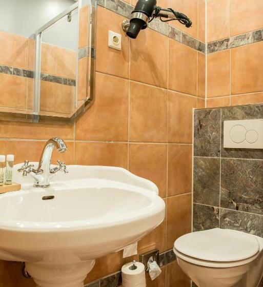 غرفة قياسية فردية, Werners Boutique