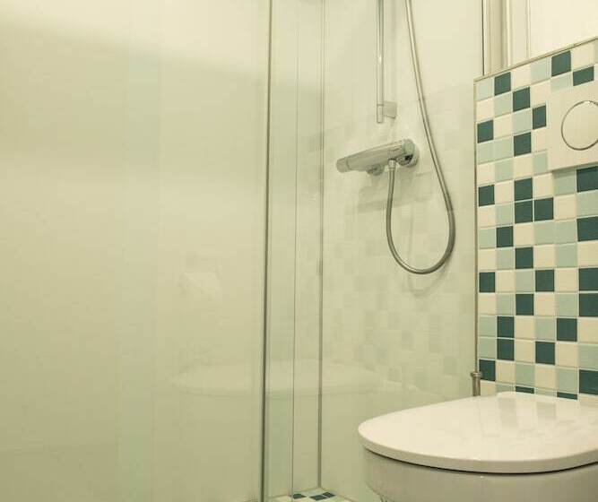 غرفة قياسية فردية, Werners Boutique