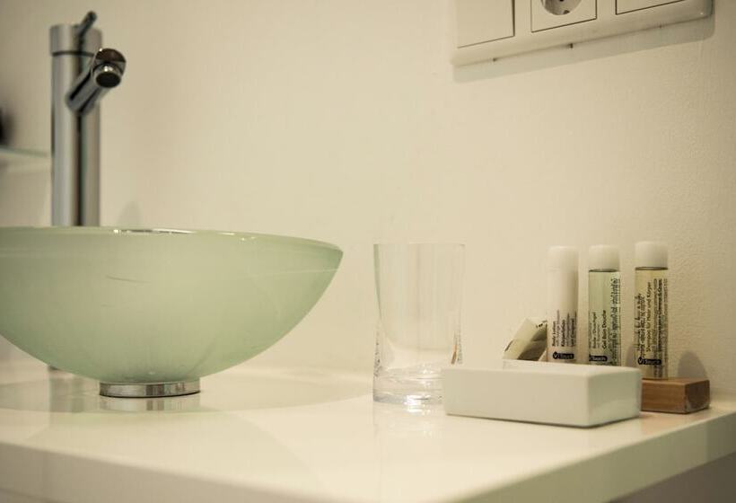 غرفة قياسية فردية, Werners Boutique