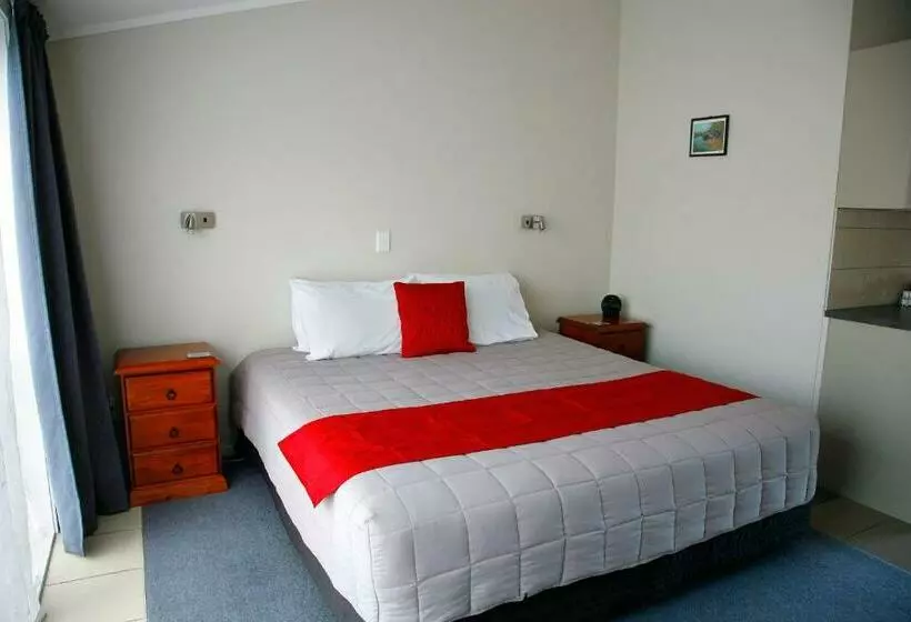 Standard-studio, Touchwood Motor Lodge