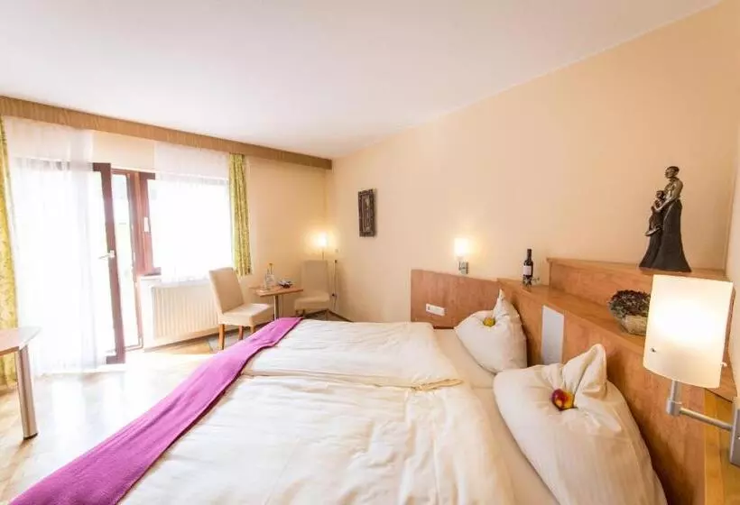 コンフォートルーム, Waldhotel Felschbachhof