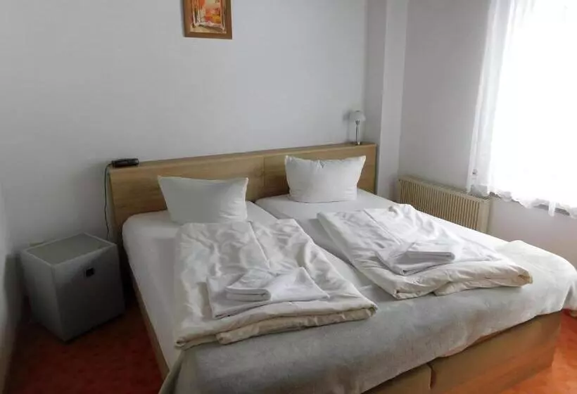 Huoneisto 2 Makuuhuonetta, Waldhotel Rennsteighöhe