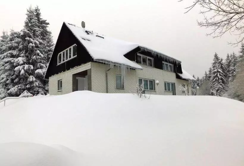 Huoneisto 3 Makuuhuonetta, Waldhotel Rennsteighöhe