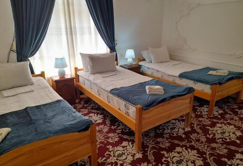 غرفة ديلوكس ثلاثية, Boutique Hotel Parvina