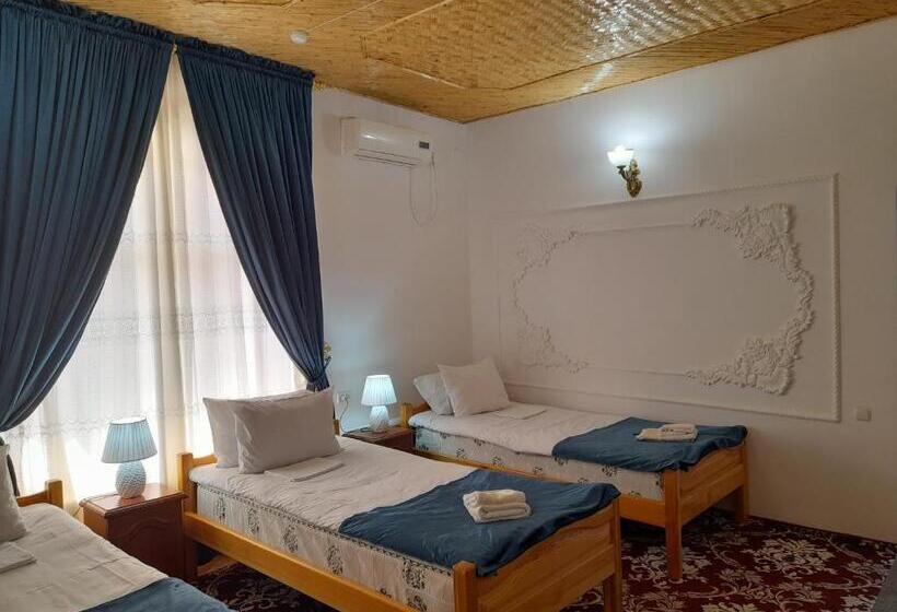 اتاق لوکس سه تخته, Boutique Hotel Parvina