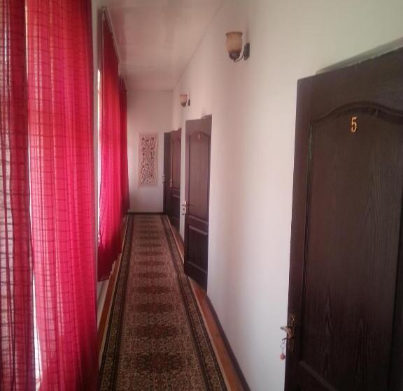 جناح عائلي, Boutique Hotel Parvina