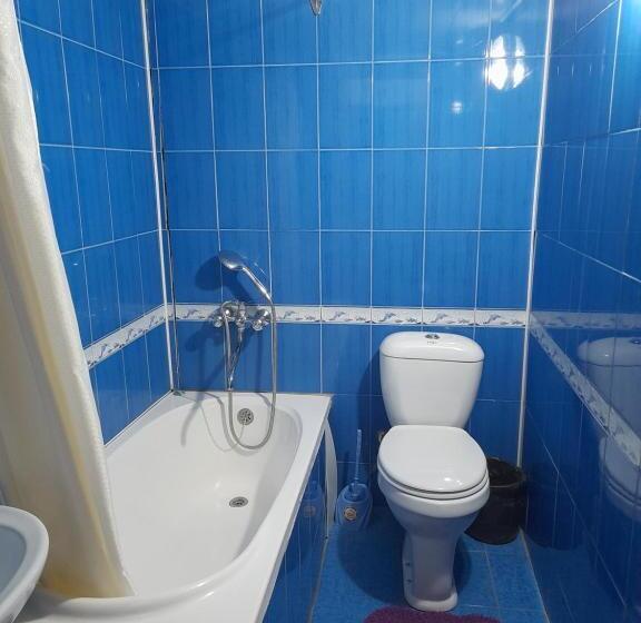 اتاق لوکس سه تخته, Boutique Hotel Parvina