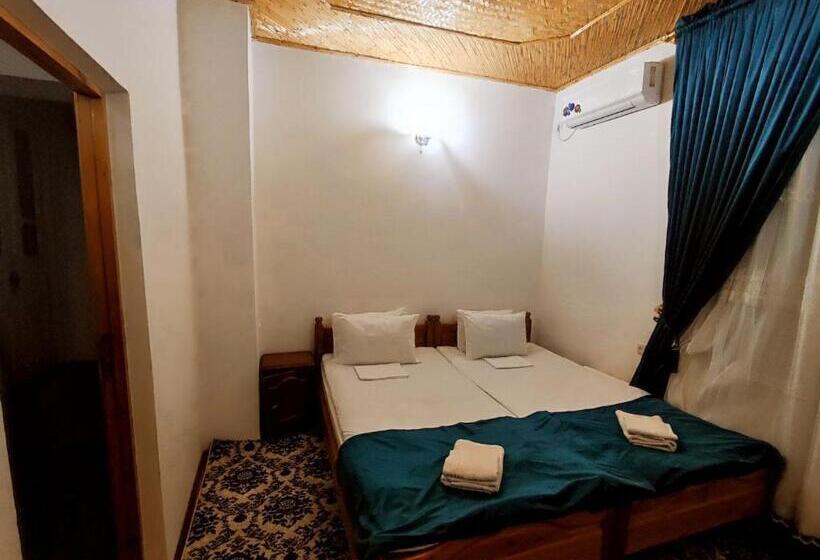 اتاق لوکس یک تخته, Boutique Hotel Parvina