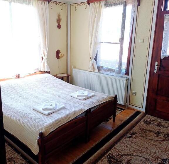 غرفة قياسية ثلاثية, Guest Rooms Dona