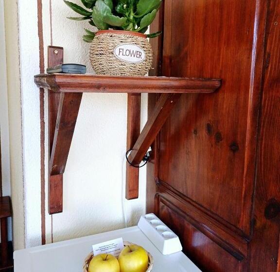 غرفة قياسية ثلاثية, Guest Rooms Dona