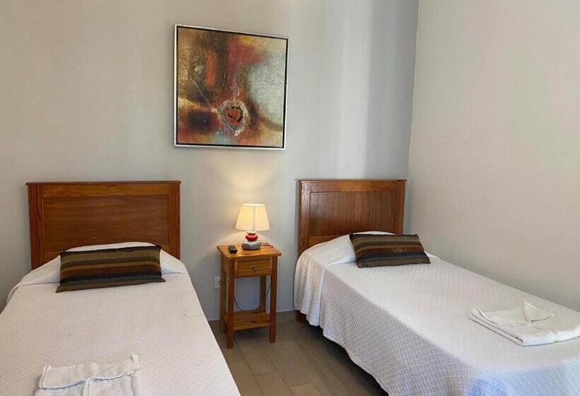 标准间, Hospedaria Isaias