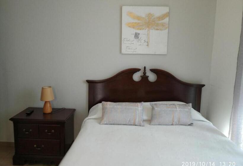 标准间, Hospedaria Isaias