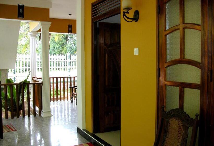 Quarto Triplo Deluxe, Sigiri Regal Residence