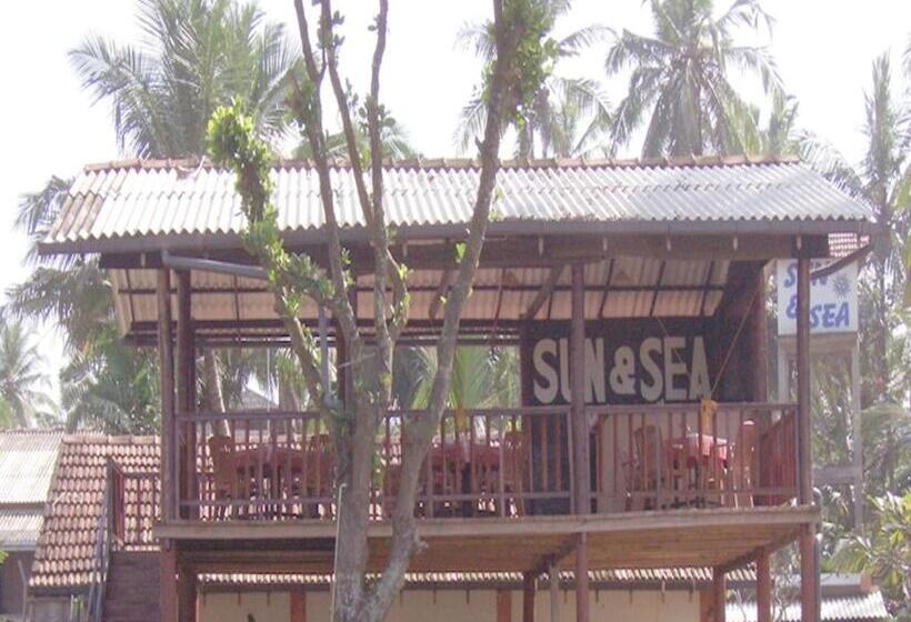 اتاق لوکس, Sun And Sea